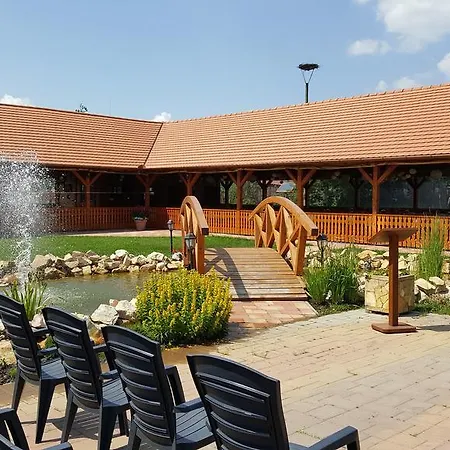 בית הארחה Sovirag Vendeghaz