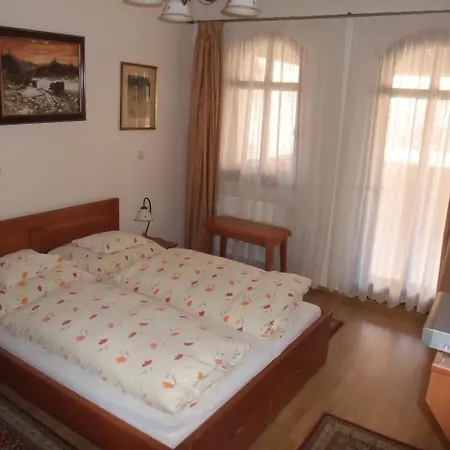 Sovirag Vendeghaz בית הארחה