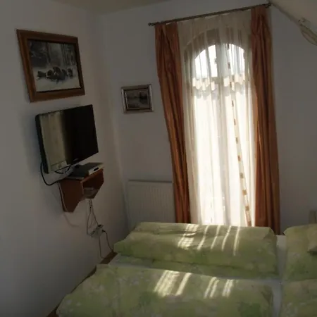 Sovirag Vendeghaz בית הארחה