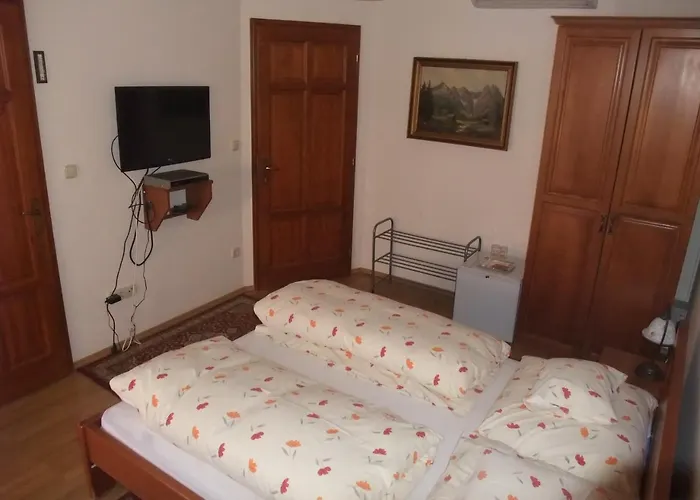 Sovirag Vendeghaz *